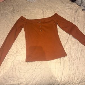 super soft off the shoulder long sleeve !